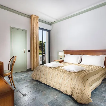 Zeus Otel