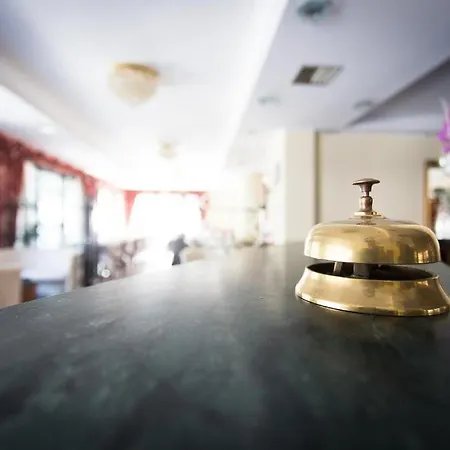 Zeus 3* צ'סנטיקו